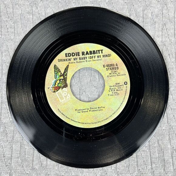 What is 45 RPM record Eddie rabbit 1976 Electra records - Picture 3 of 4